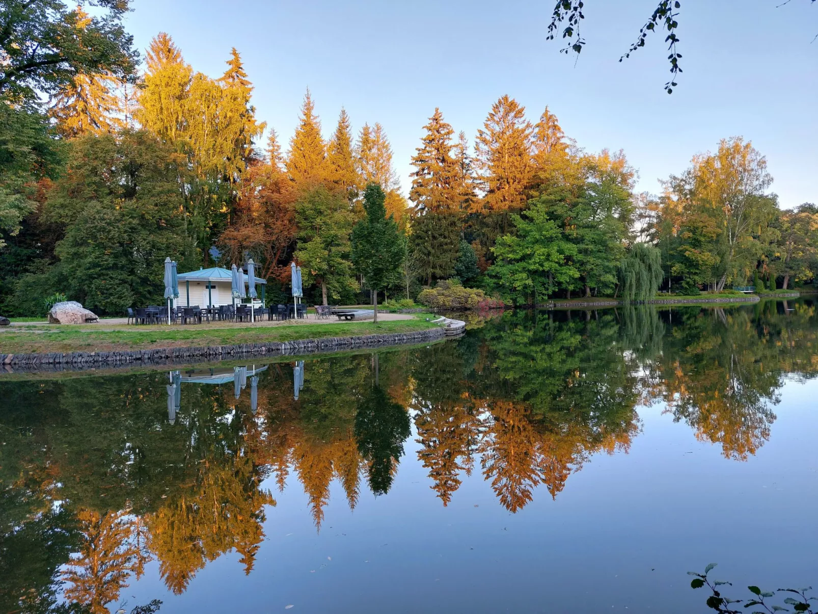 Bungalow mit Garten, Grill und Terrasse-Buiten