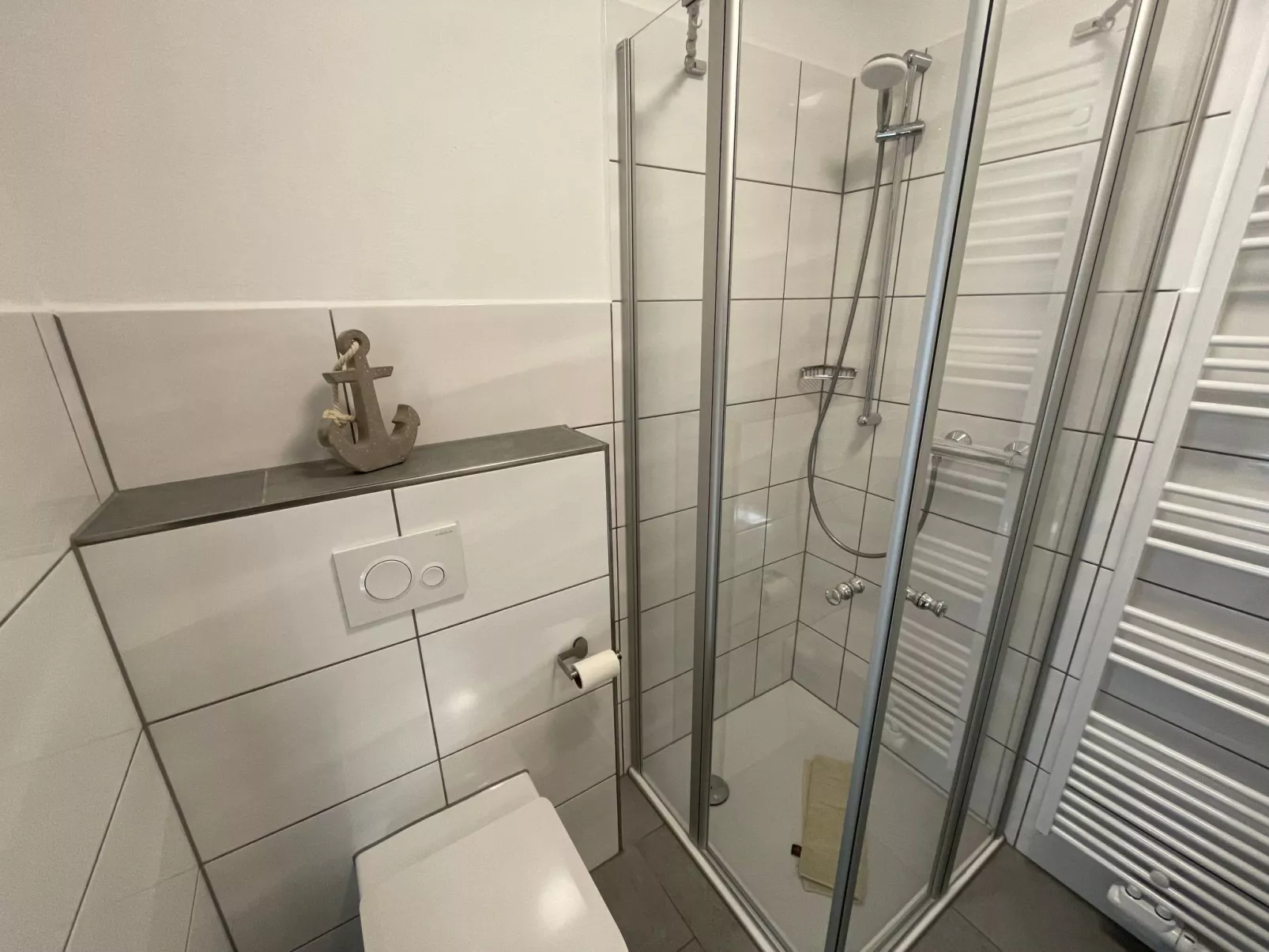 Sonnige Ferienwohnung mit großem Garten-Binnen