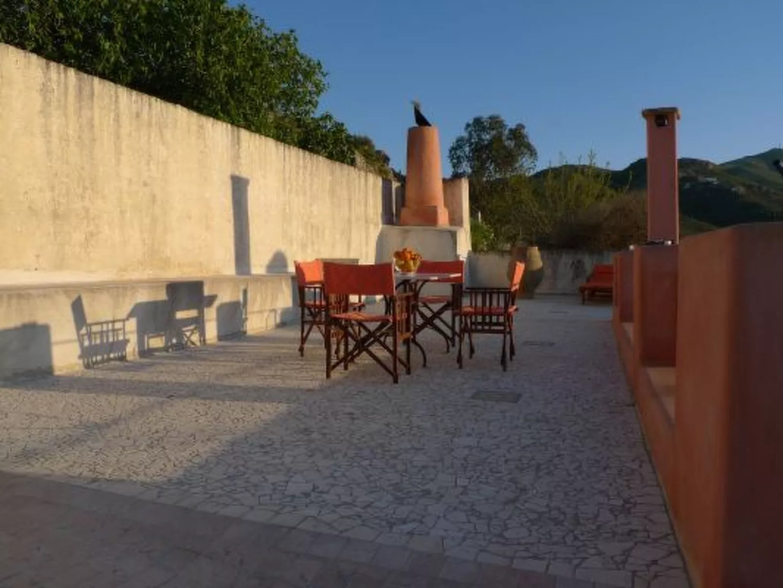 Ruhig gelegenes Ferienhaus mit eigenem Pool-Buiten