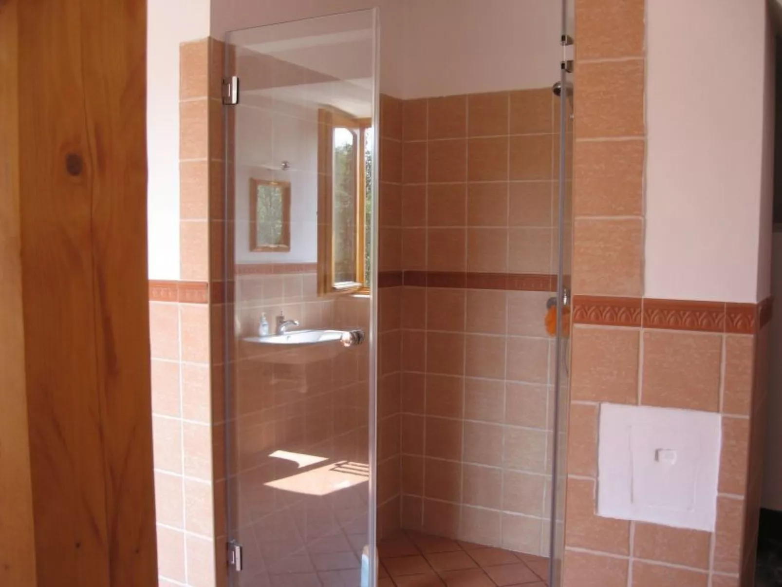 Mit biologischem Schwimmteich-Binnen