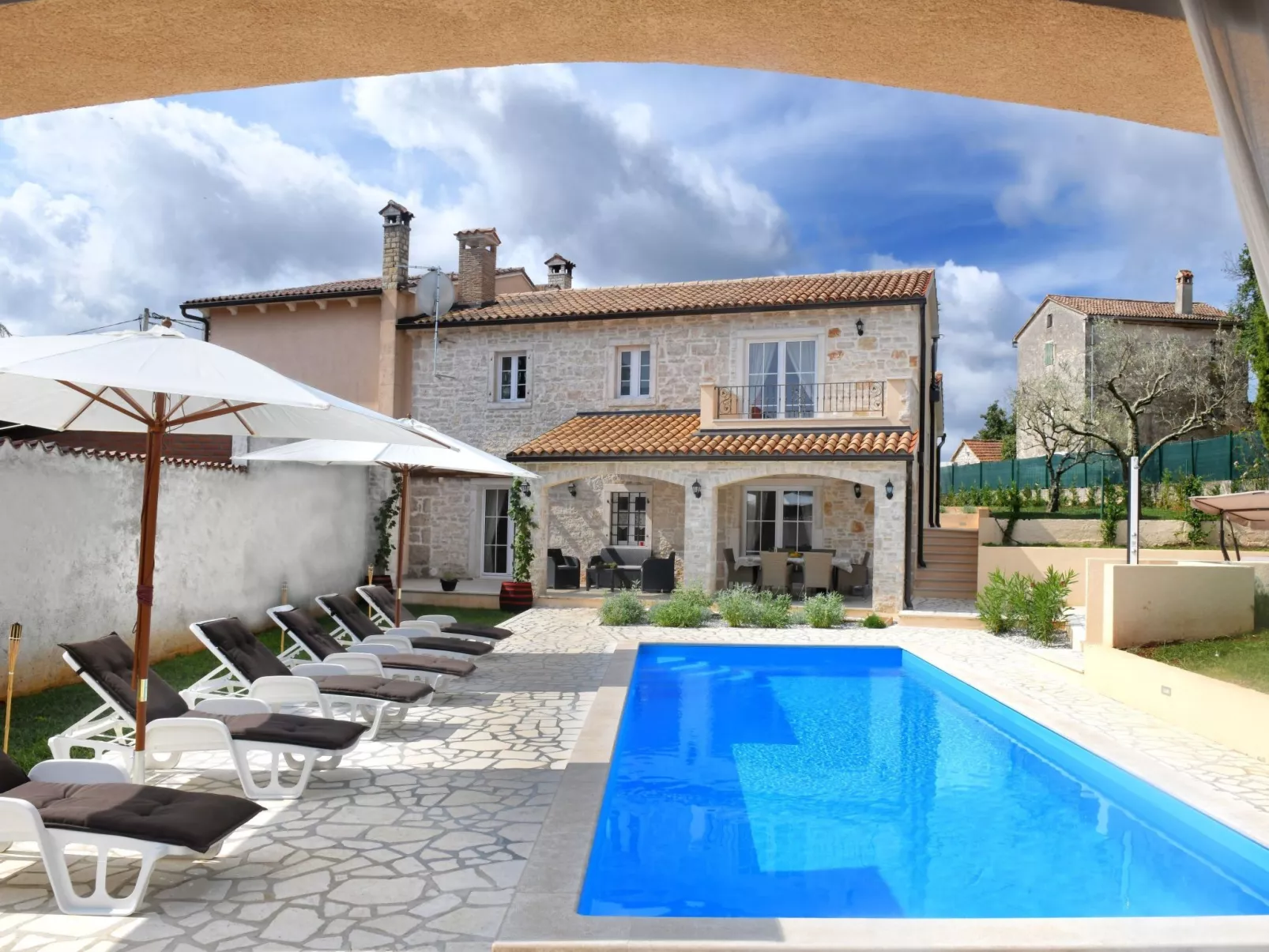 Mit Privatpool für 6 Personen ca. 130 m&sup2; in Markovici, Istrien (Binnenland-Buiten