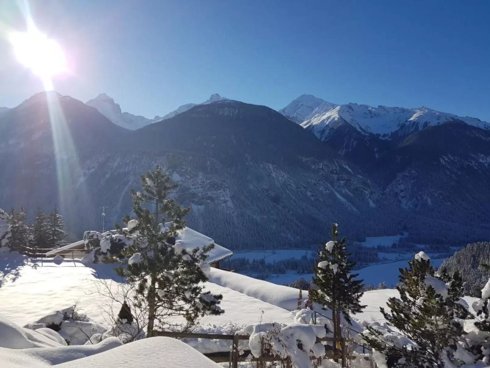 Blick auf herrliche Bergwelt-Binnen
