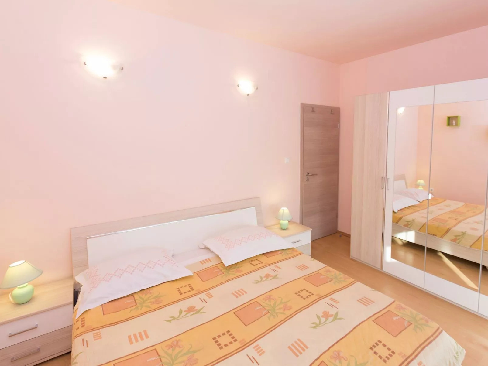 Villa "Sonnenblume" mit eigenem Garten und Grill-Binnen