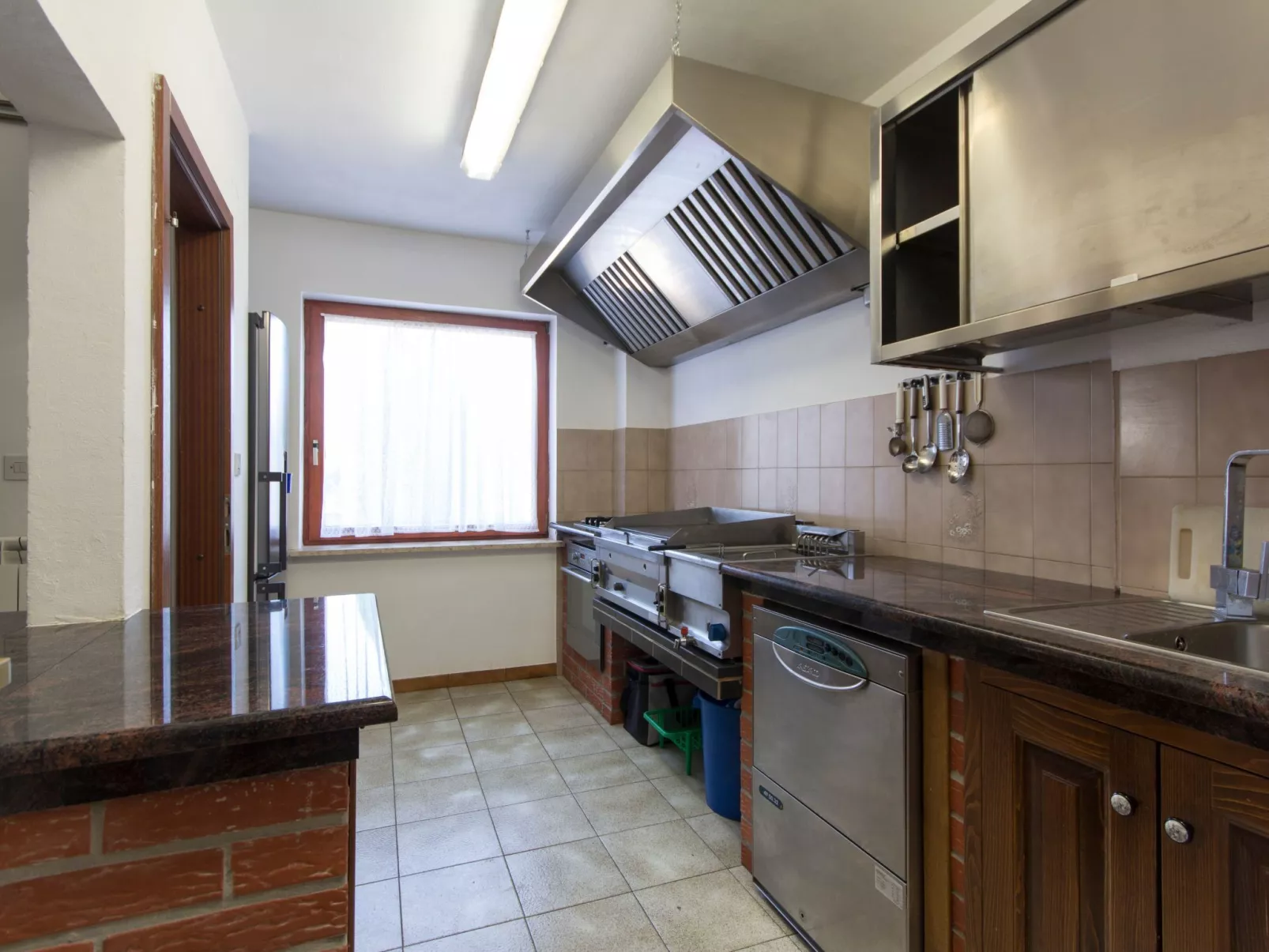 Haus in Vinkuran mit Pool und Bergblick-Binnen