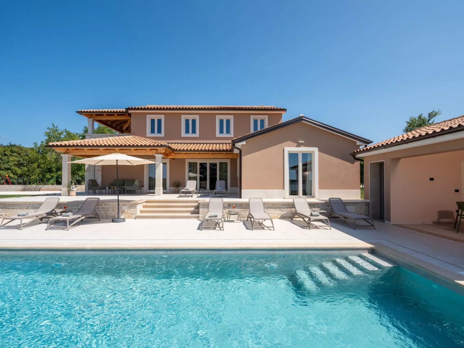 Villa Sentiero-Buiten