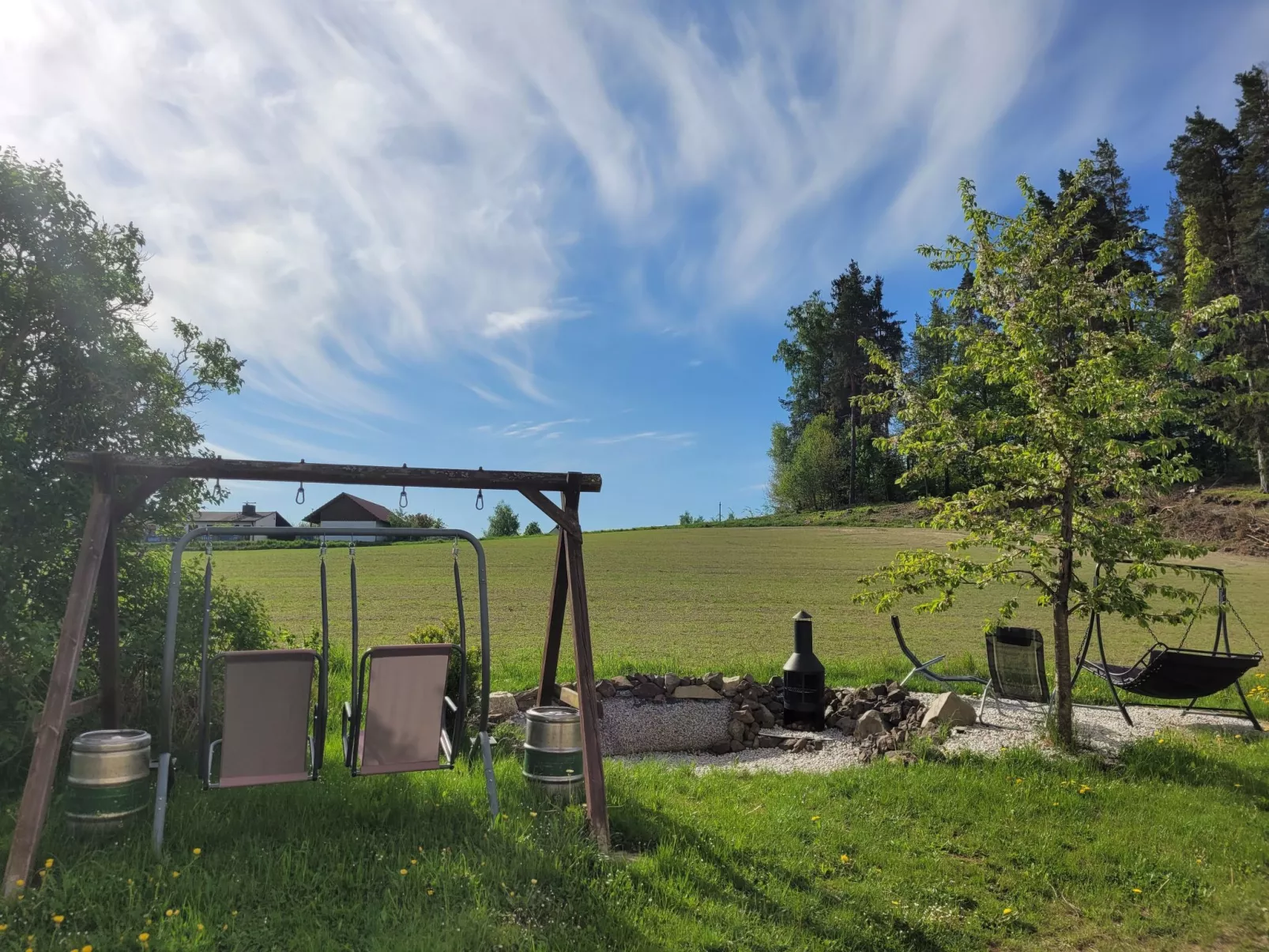 Moderne Ferienwohnung mit Hot Tub und Fasssauna-Image-tags.info