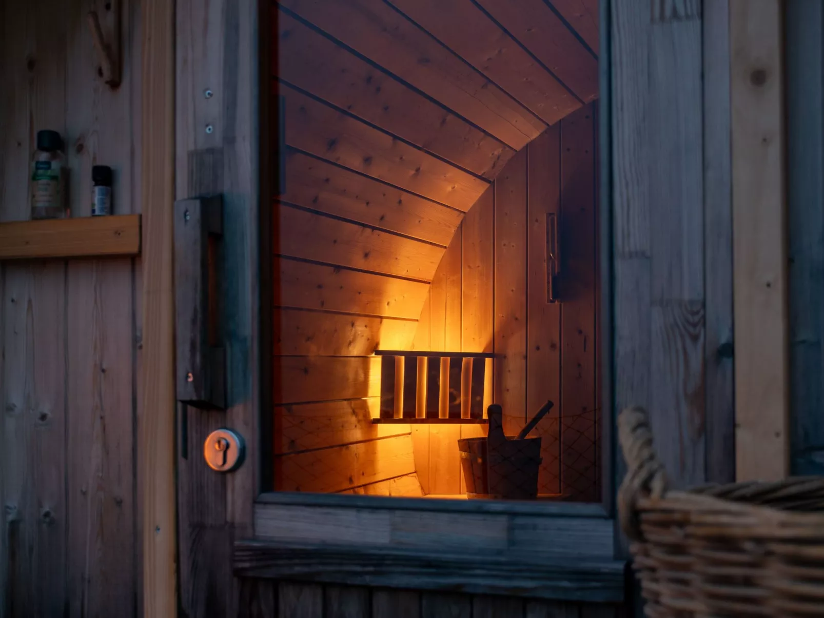FeWo mit Whirlpool und Fass-Sauna im Schwarzwald-Binnen