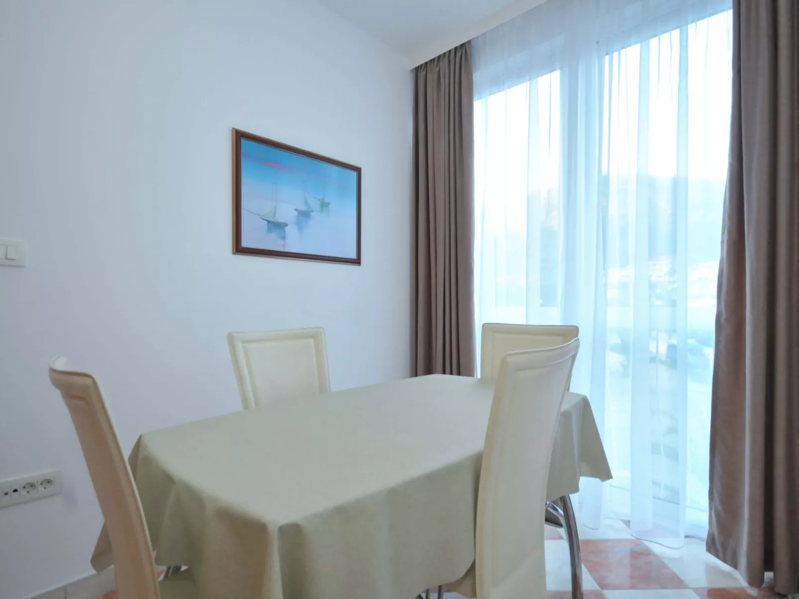 Charmante Wohnung in Centar mit französischem Balkon-Binnen