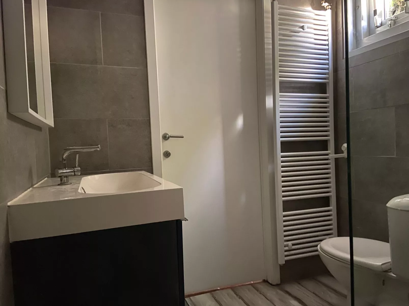 Kleines Haus mit Garten, direkt hinter dem Deich-Binnen