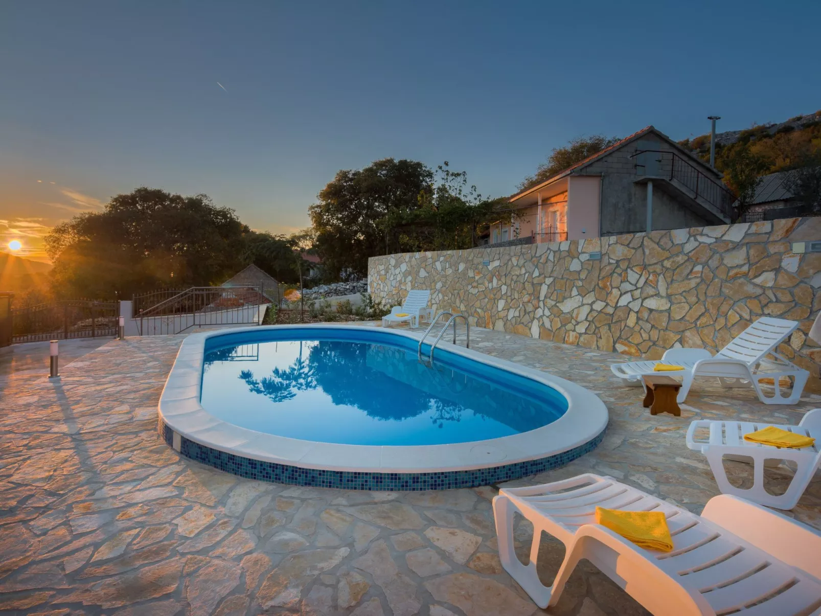 Villa Stara Kula-Buiten