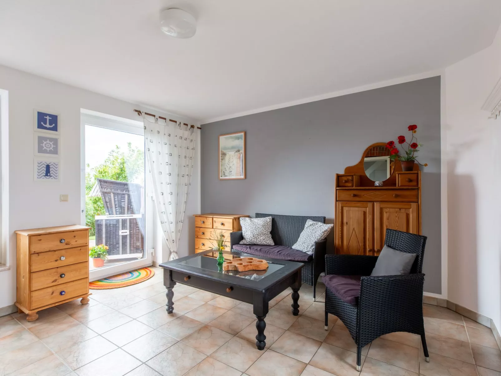 Nice Holidays-Binnen