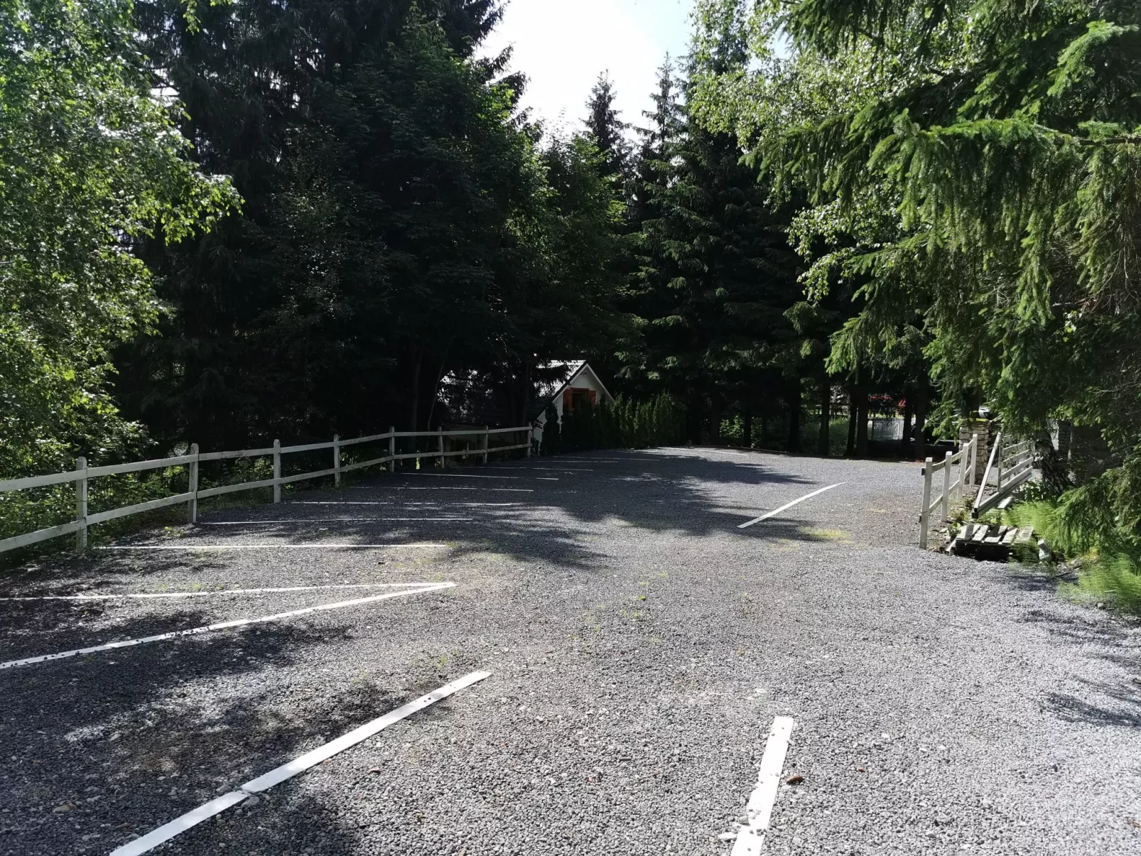 Exklusives Ferienhaus mit Schwimmbad direkt am Wasser-Buiten