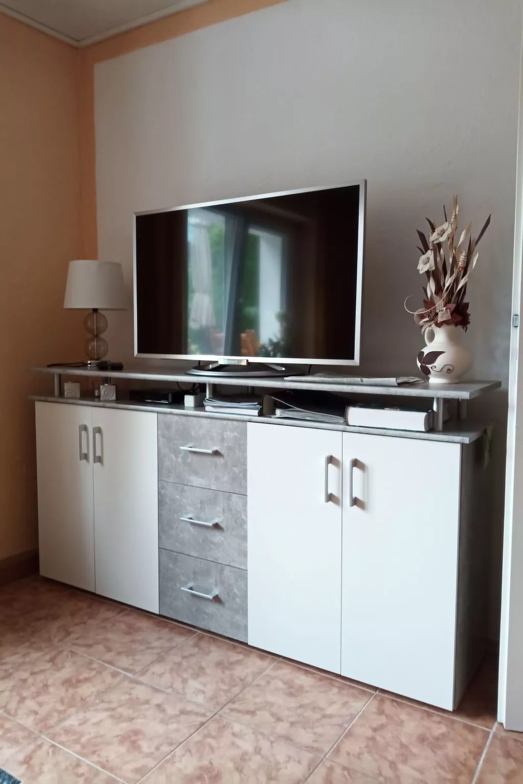 Gemütliche Wohnung mit Terrasse-Binnen