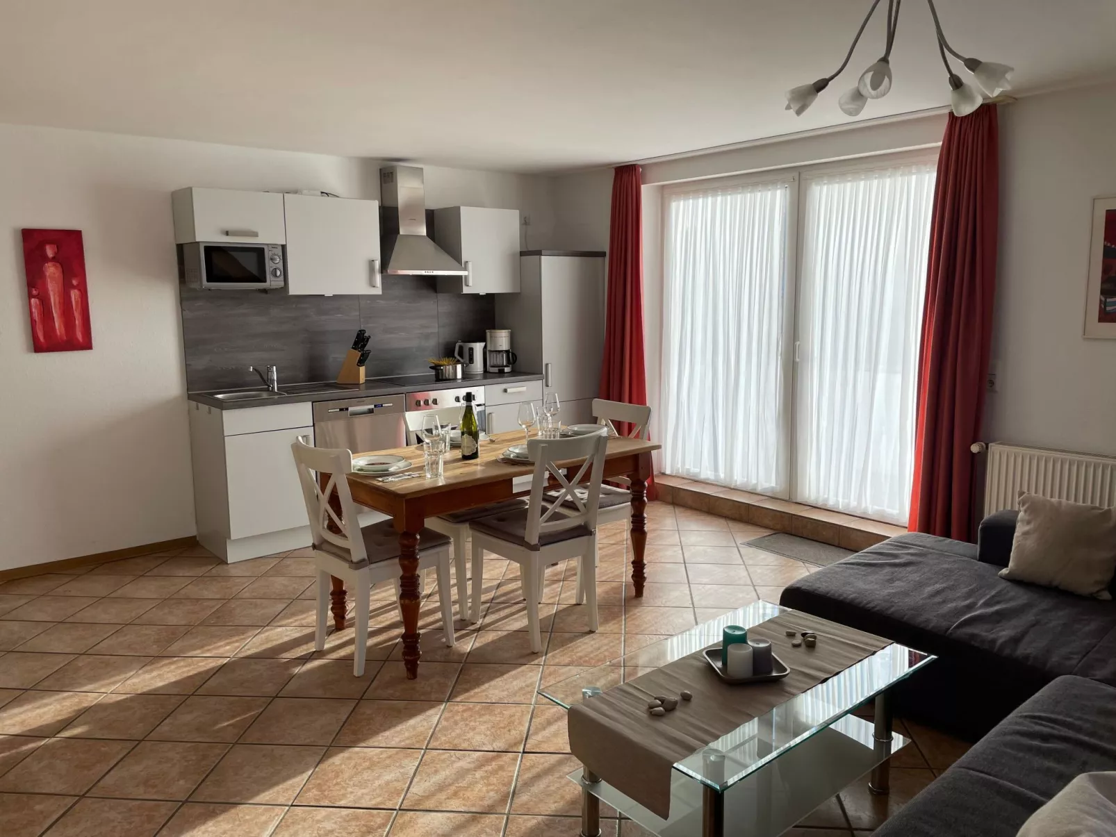 Einladende Obergschosswohnung mit sonnigem Balkon-Binnen