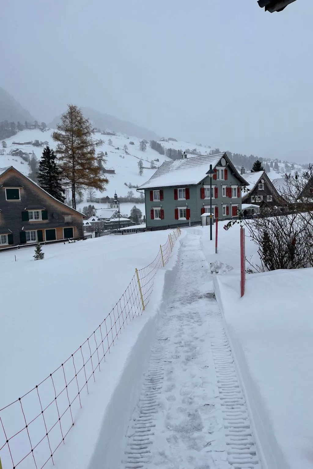 Modern kompakt Speer-Buiten