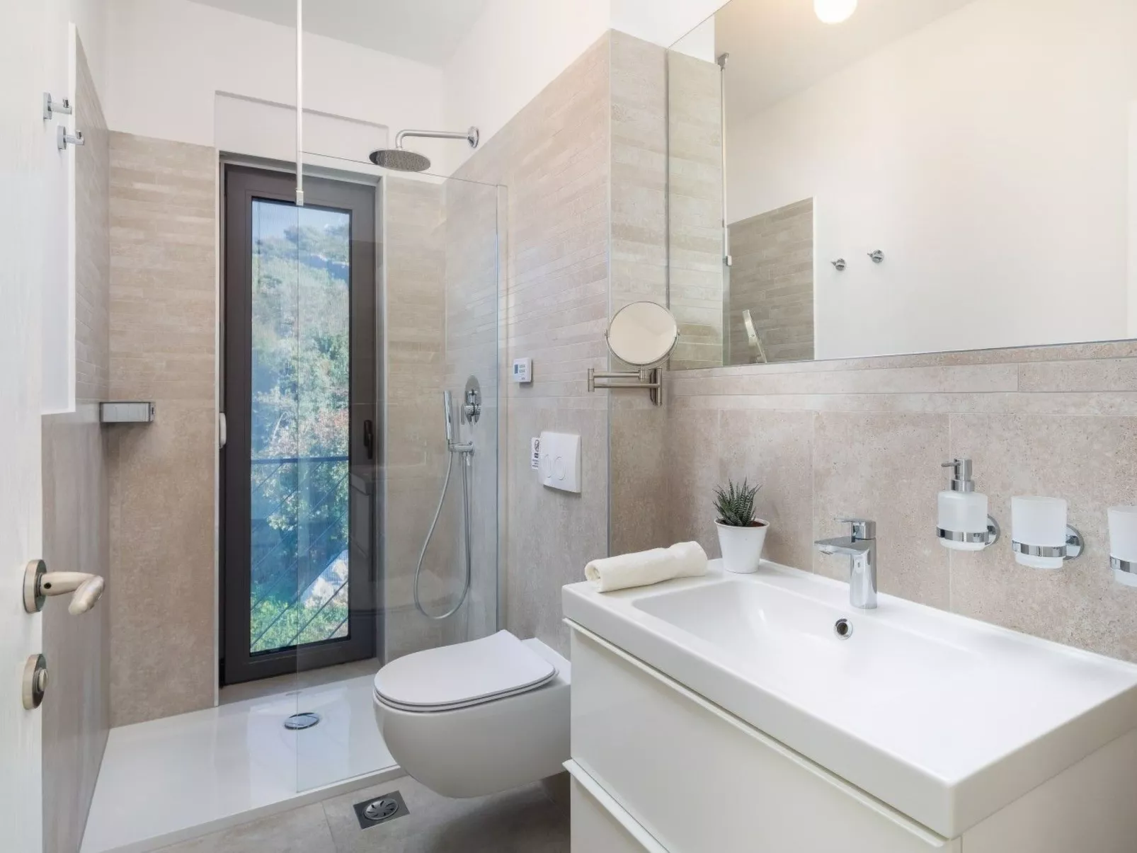 Villa mit Hydromassage und beheiztem Pool-Binnen