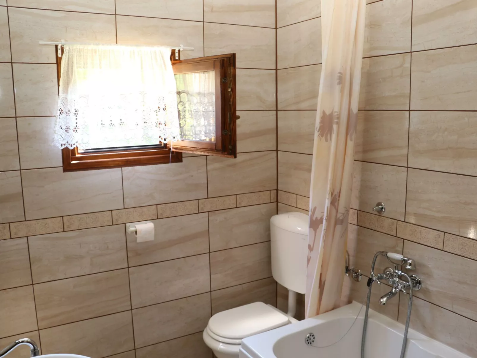 Mit Garten, Grill und Terrasse-Binnen