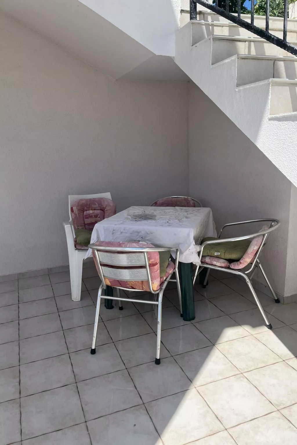 Für sechs Personen-Binnen