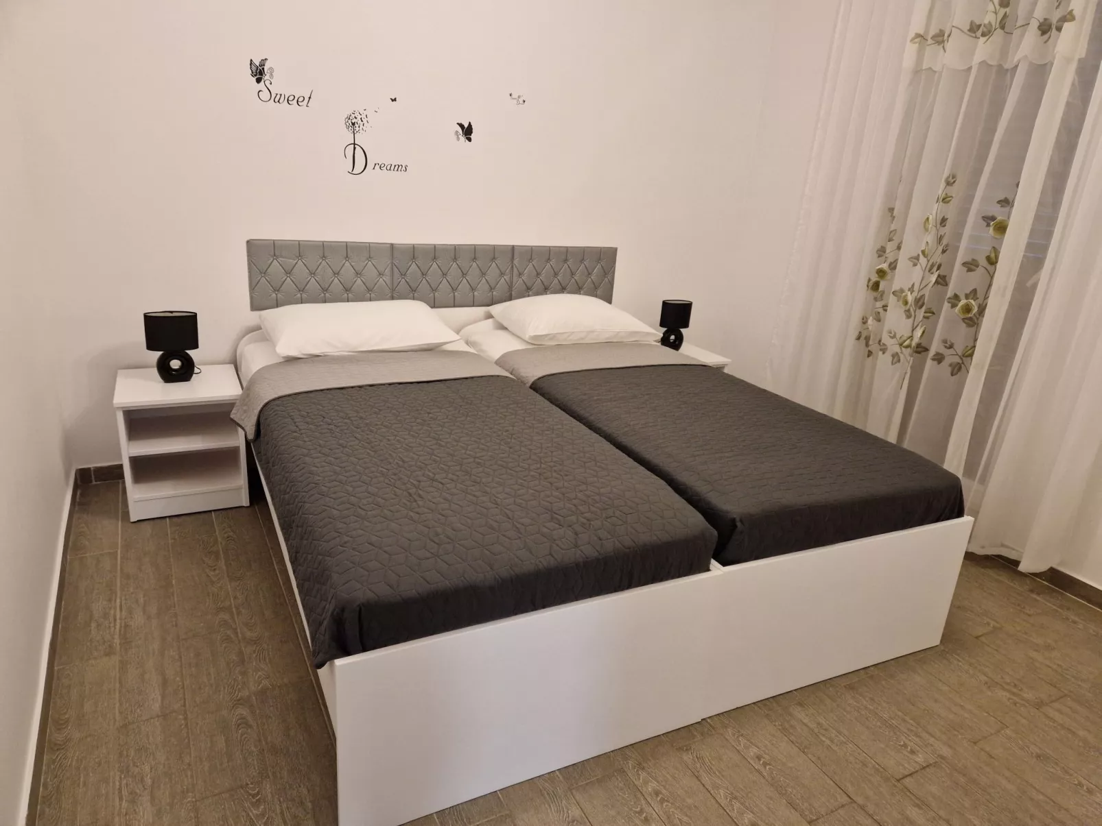 Gabriela-Image-tags.info