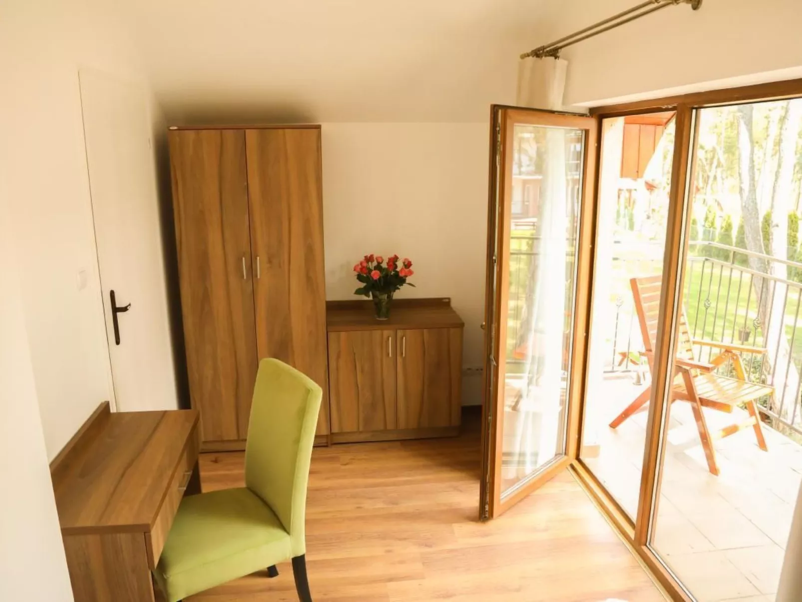 In Dźwirzyno mit Privater Terrasse-Binnen