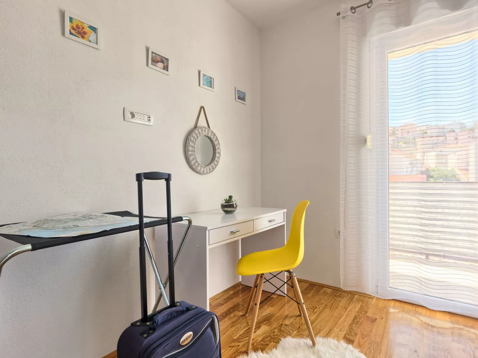 "Split Area Apartment"-Image-tags.info