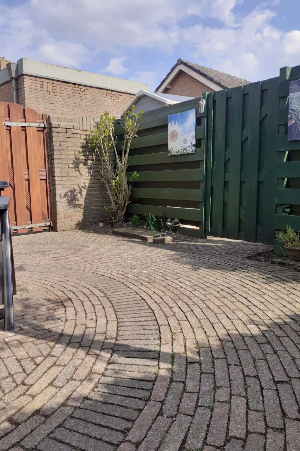 Mit privatem Garten und Terrasse-Buiten