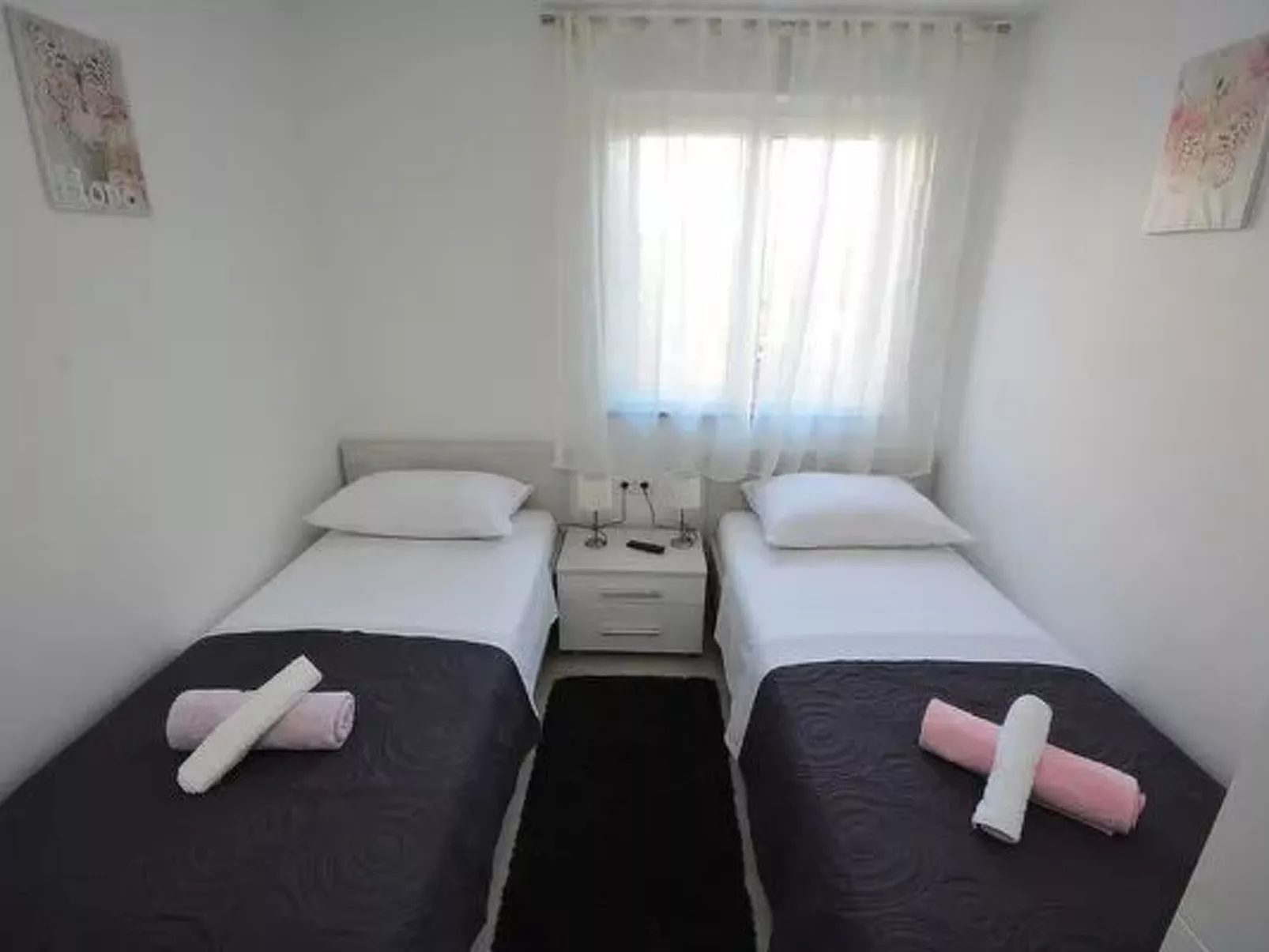 1 mit Schwimmbad und Garten