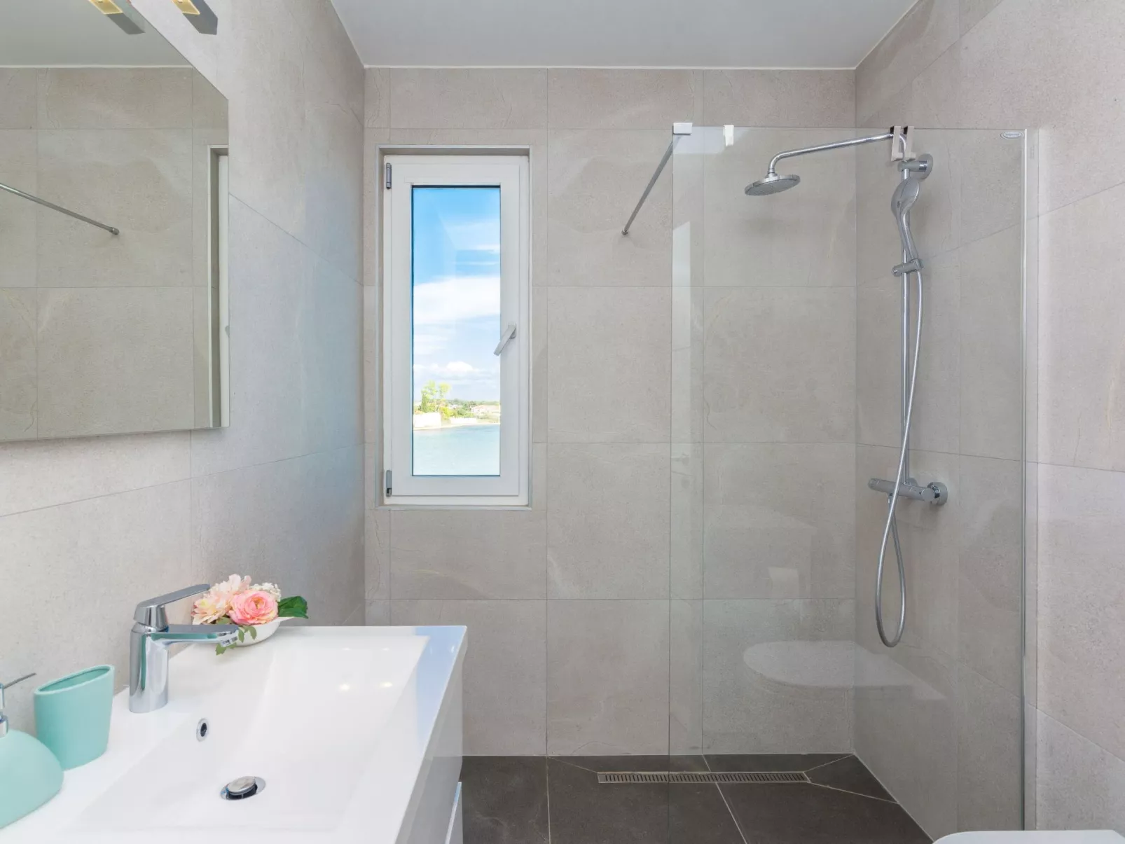 Strandvilla "Miri Olive" mit beheiztem Pool-Binnen