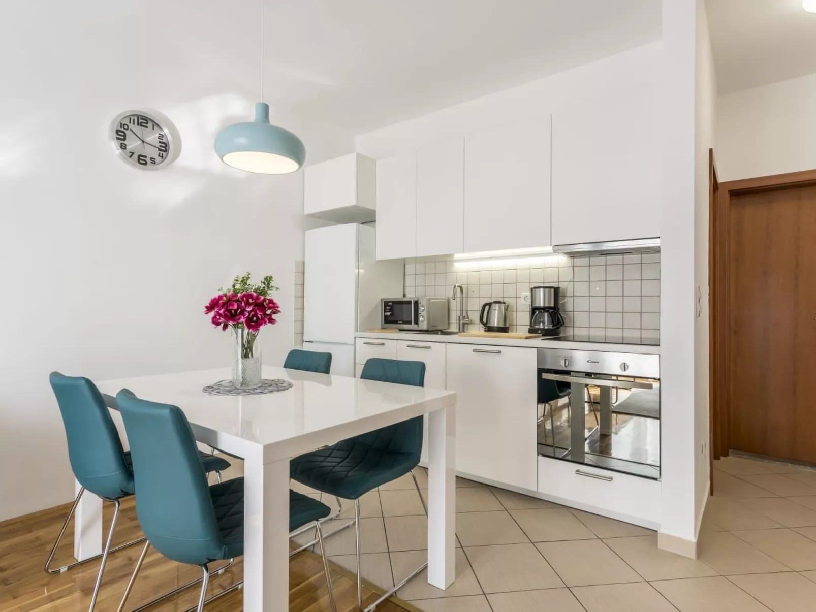 "Villa Tango1" mit eigenem Pool - Binnen