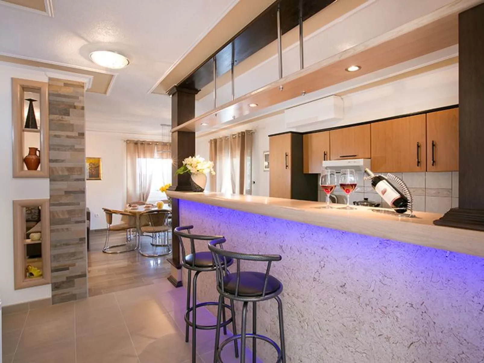 Mélanie im Erdgeschoss einer Villa in Strandnähe-Binnen