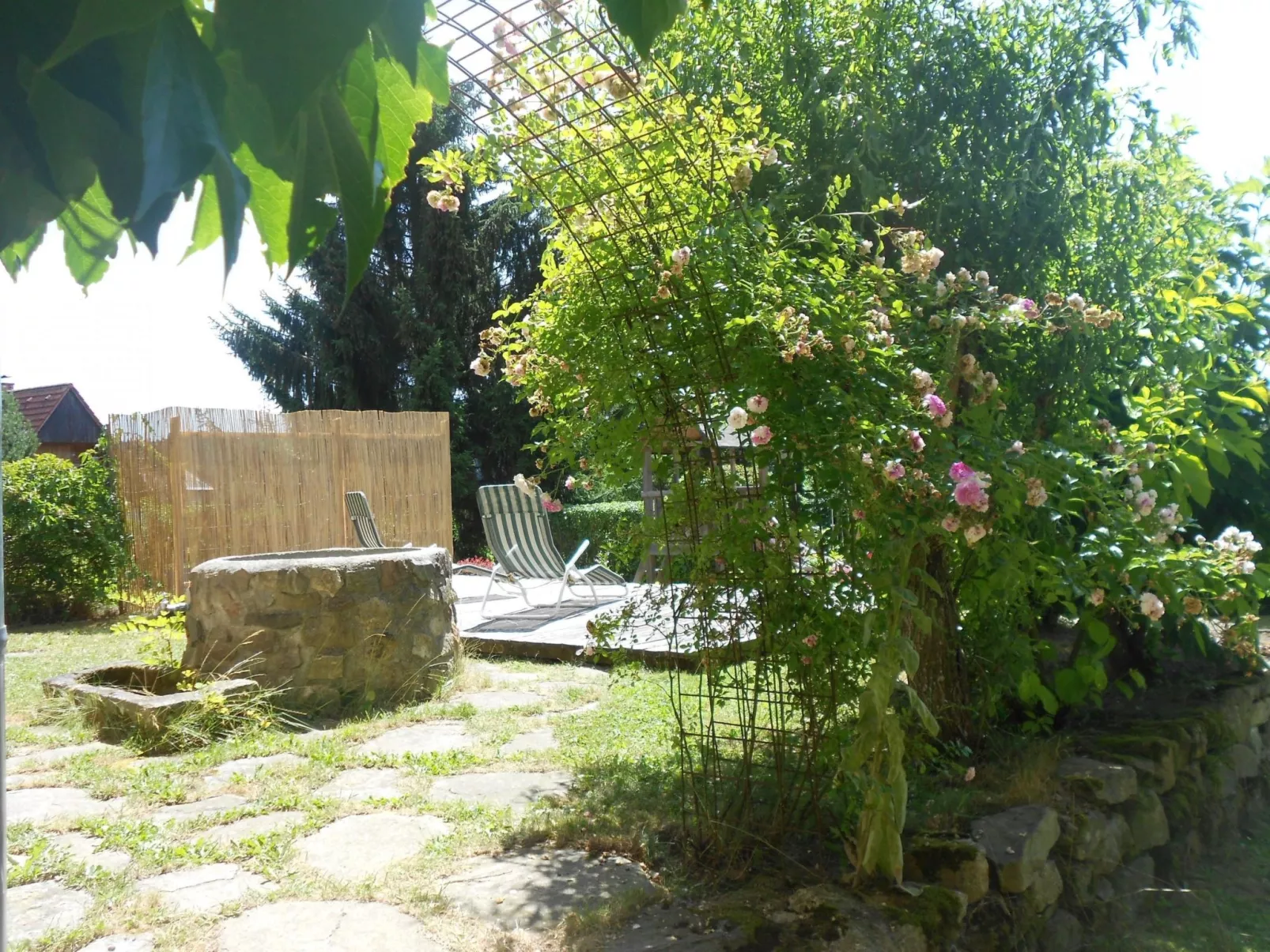 Haus in Kovárov mit Terrasse, Grill und Garten-Binnen