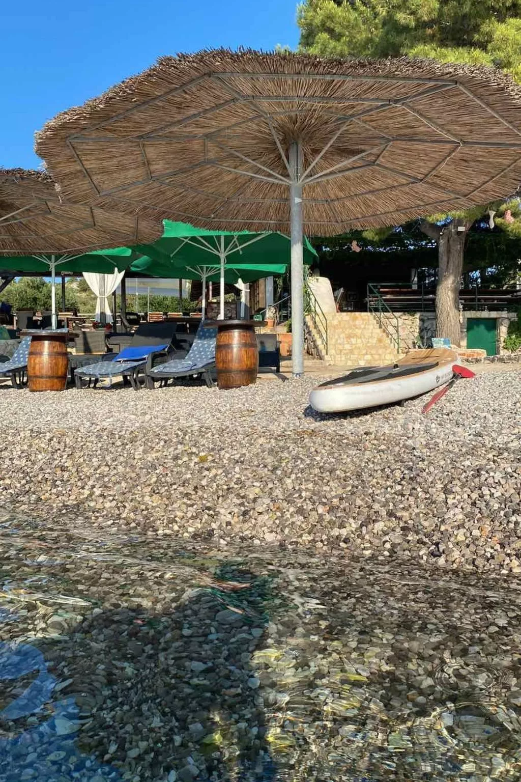 Strandhaus Hela - Ferienanlage Bain, Žut - Kornati-Binnen