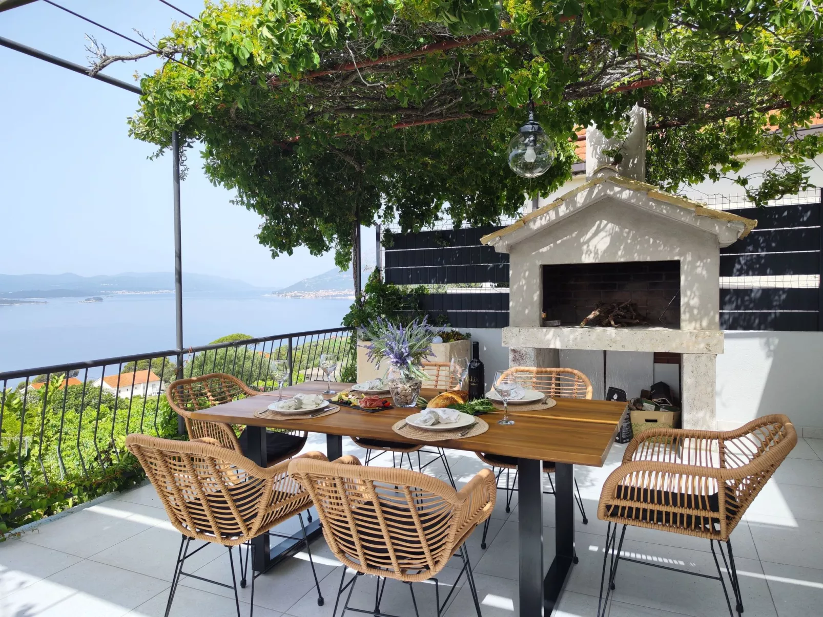 Mit Blick auf das Wasser-Buiten