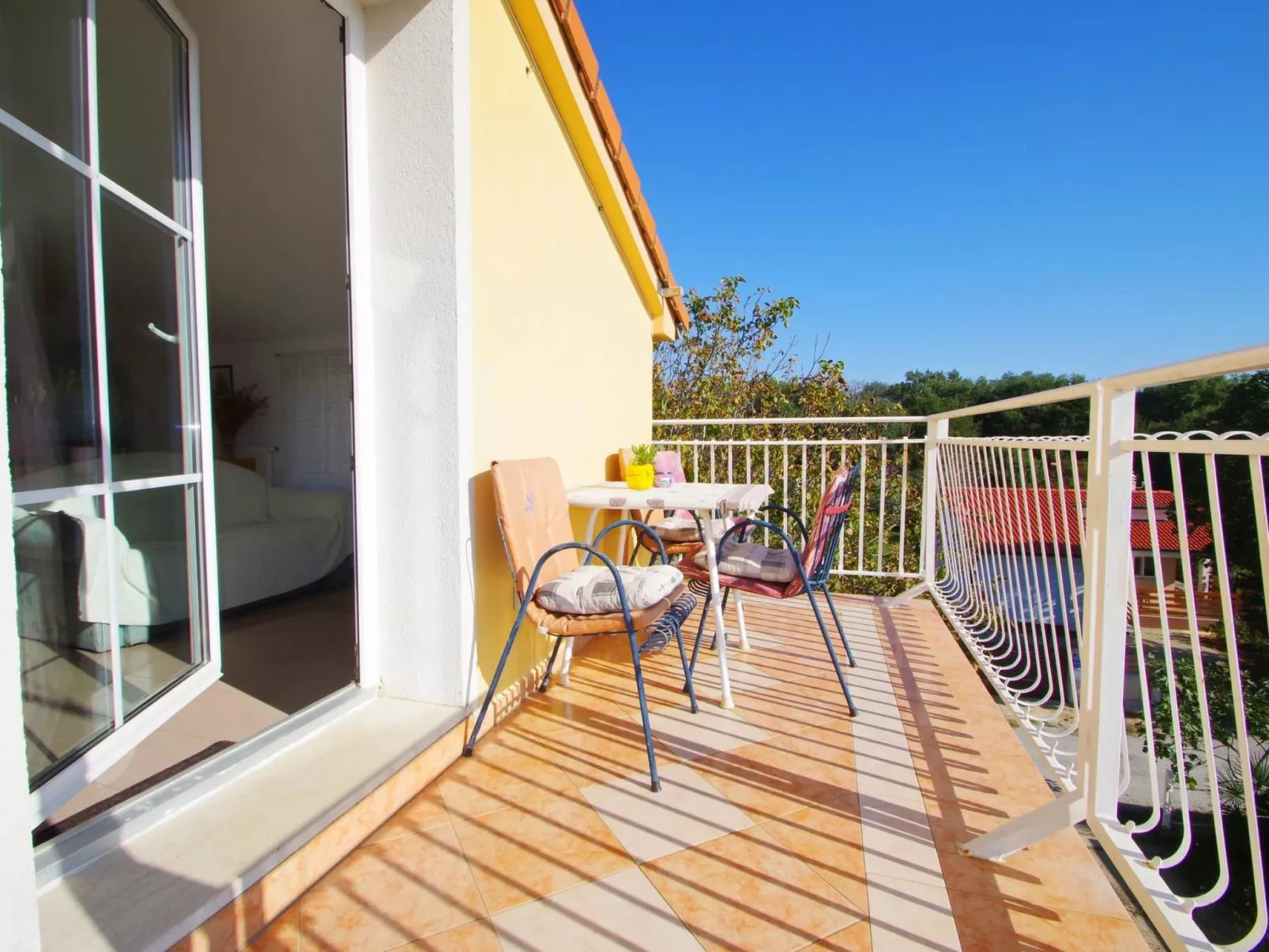 "Krešo" mit Balkon-Buiten