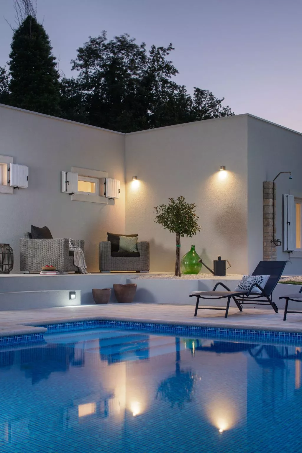 Mit eigenem Pool-Binnen