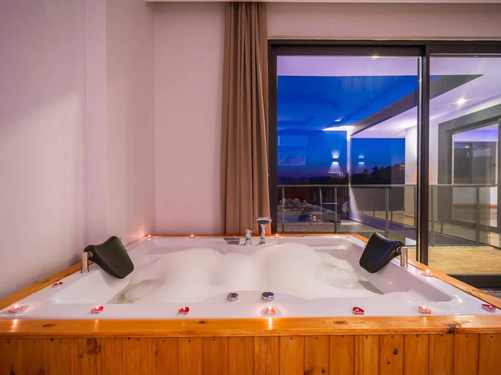 Romantische Luxusvilla "Sard 1" mit Jacuzzi-Image-tags.info