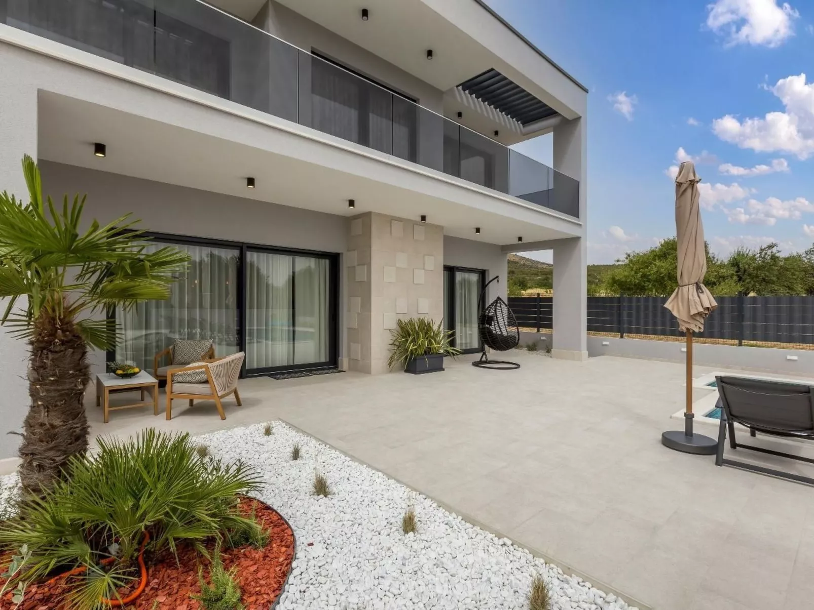 Villa Diana, modern gestaltet, in Dograde-Image-tags.info