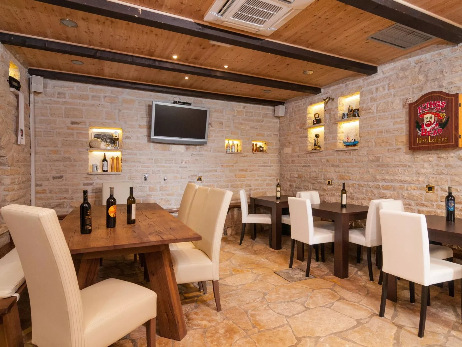 Kleine Wohnung in Omiš mit Privatem Balkon-Binnen