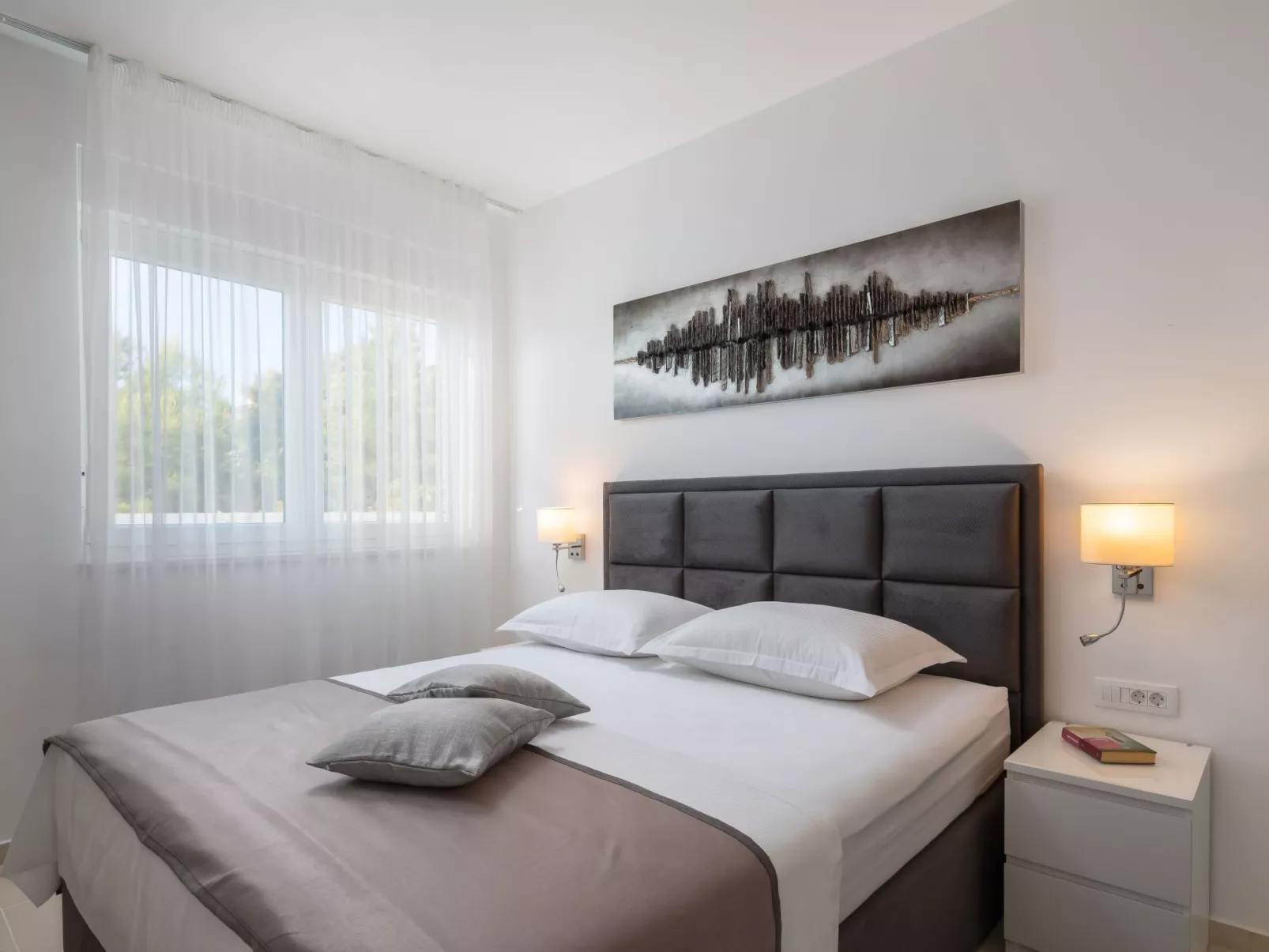 Luxuriöse Villa Dolce Vita direkt am Meer mit privatem Pool und Parkplatz-Binnen