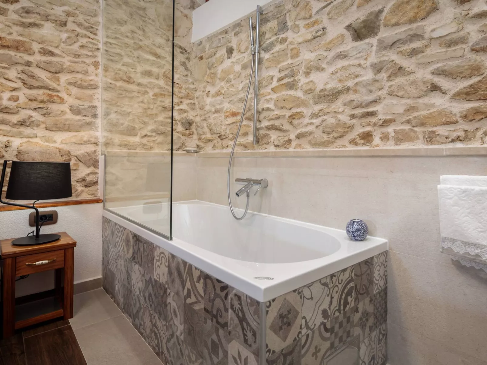 Die Höfe der Villa Ivan-Image-tags.info