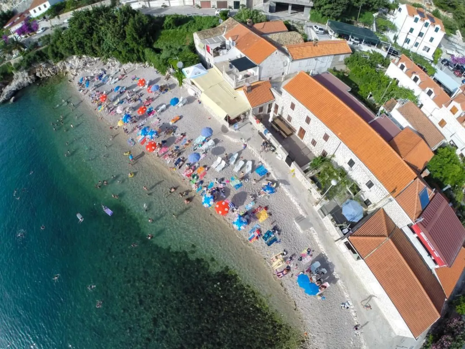 Großes Ferienhaus mit Terrasse und Garten-Image-tags.info