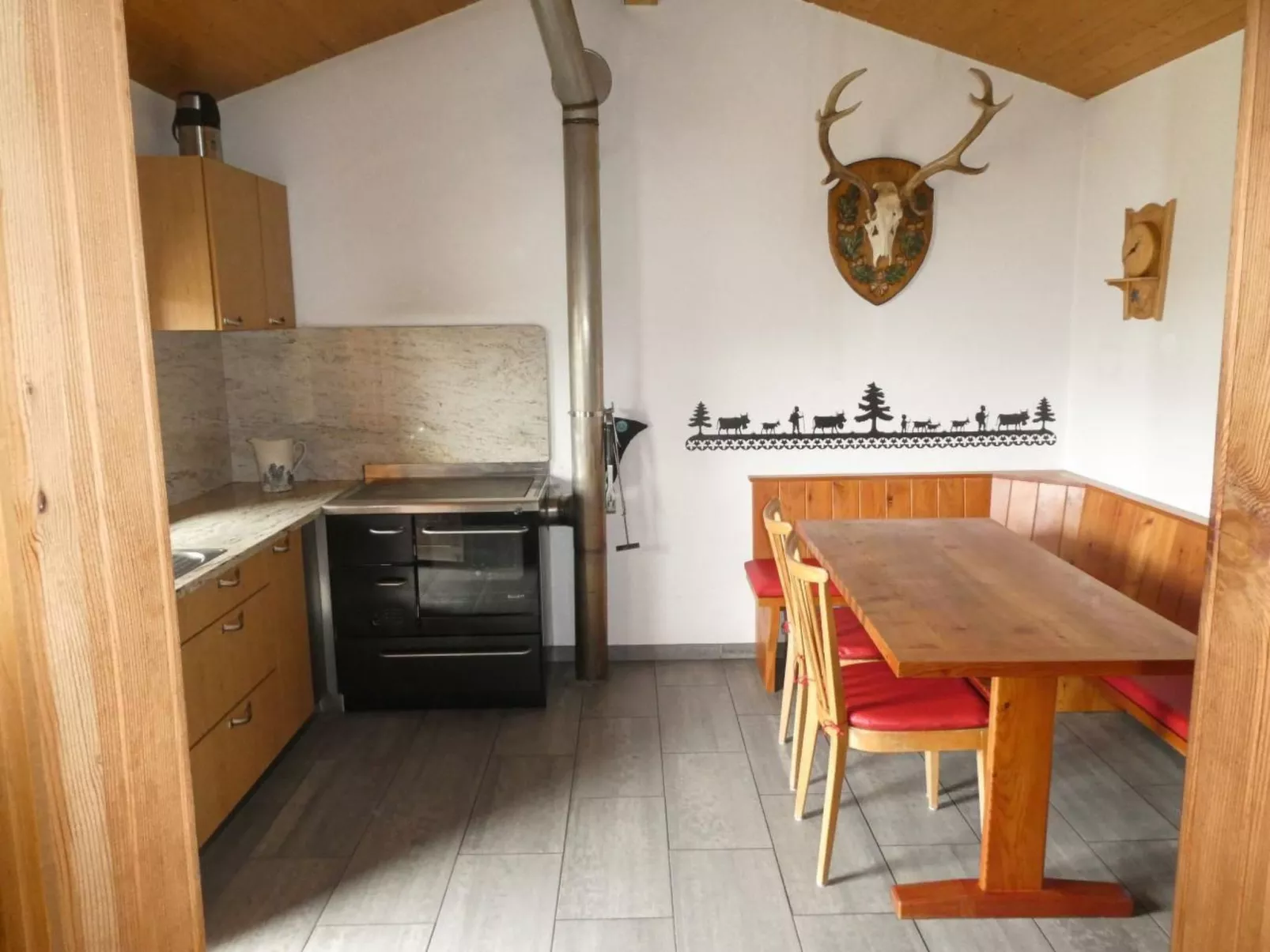 Alphütte Murmolta auf der Sonnenterrasse im Wallis-Binnen