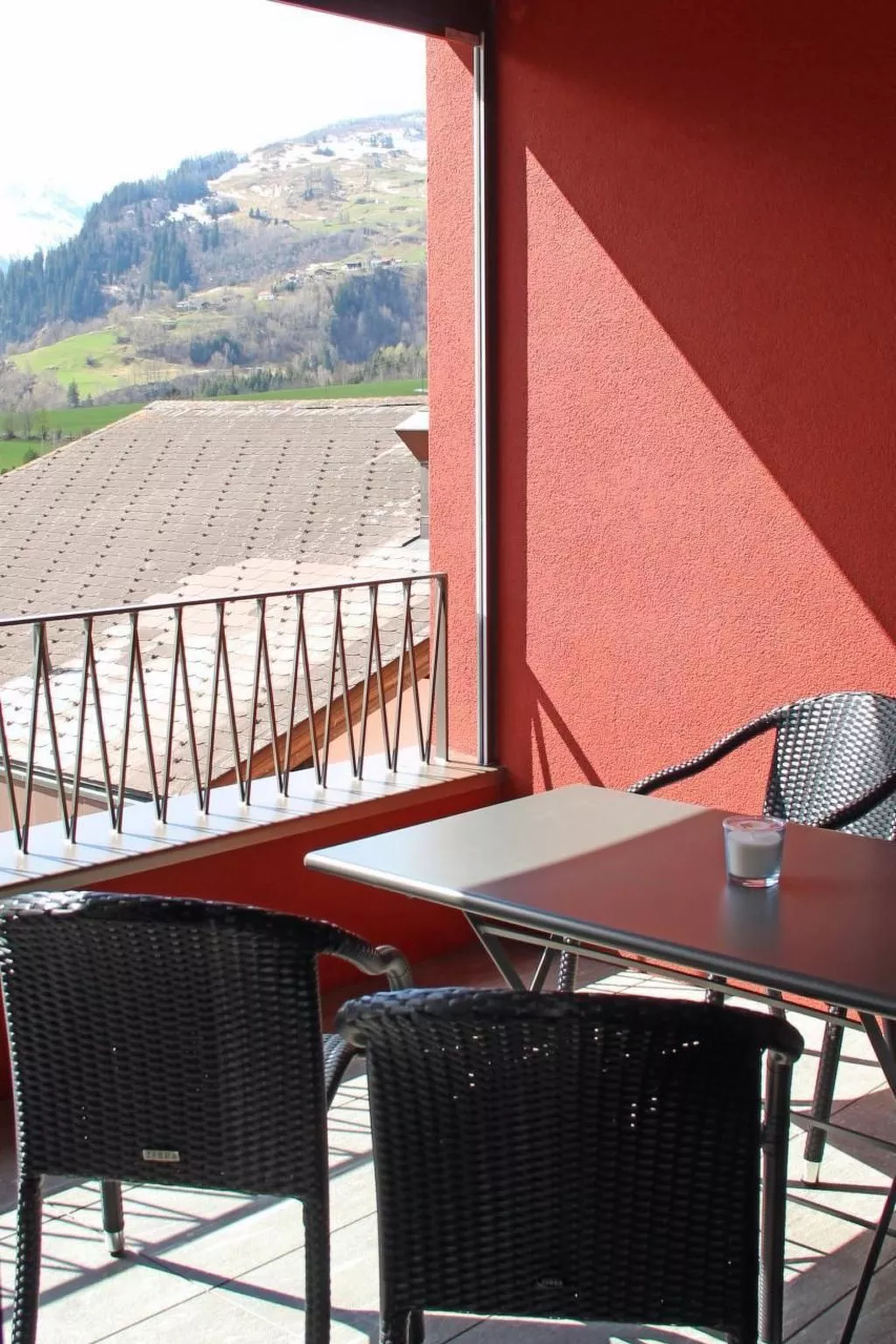 Moderne, komfortable Dachwohnung mit Bergsicht-Buiten