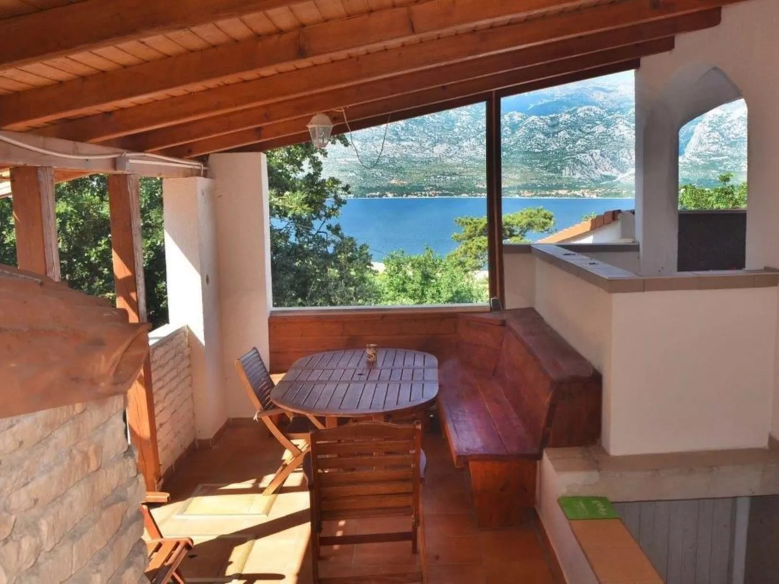 Für vier Personen mit Terrasse-Binnen