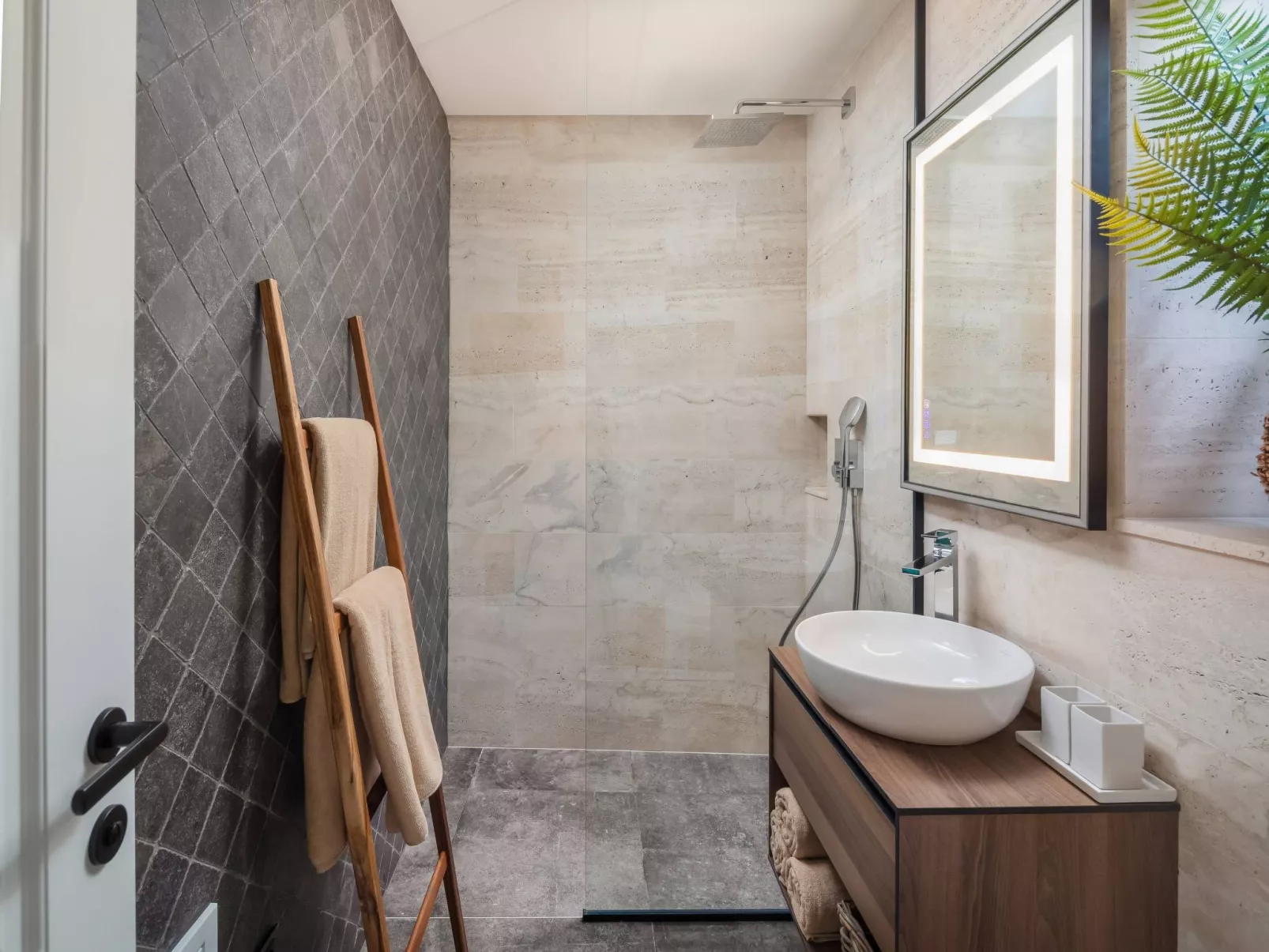 Villa L'orizzonte mit Außenküche in der Nähe von Trogir-Binnen