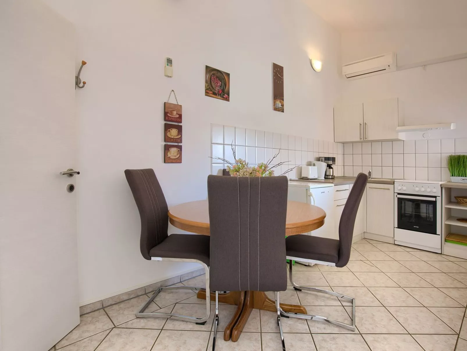 Mit Bootsanleger-Binnen