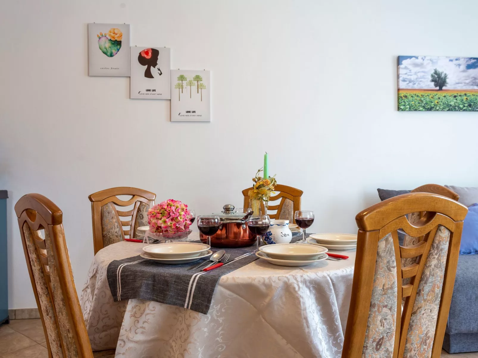 "Villa Mirela" mit Terrasse-Binnen