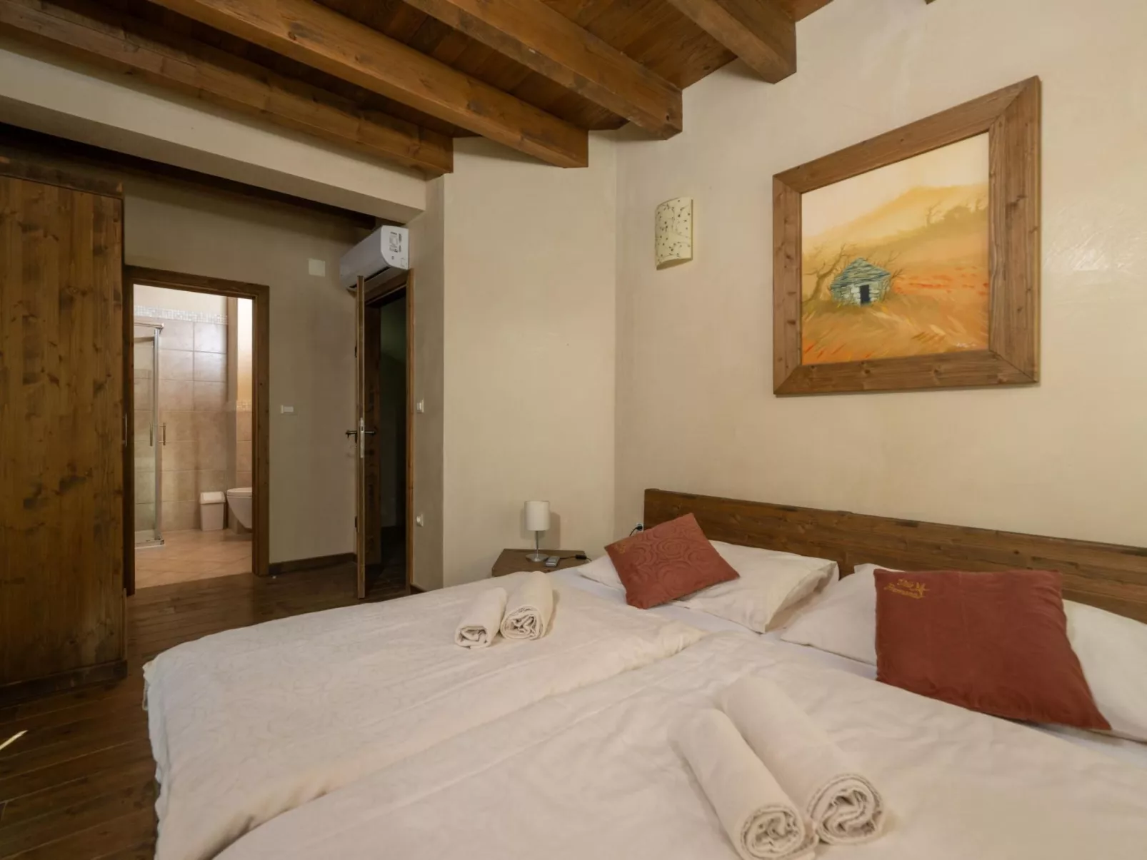 Villa Nocciola mit 6 Schlafzimmern in Meeresnähe-Binnen