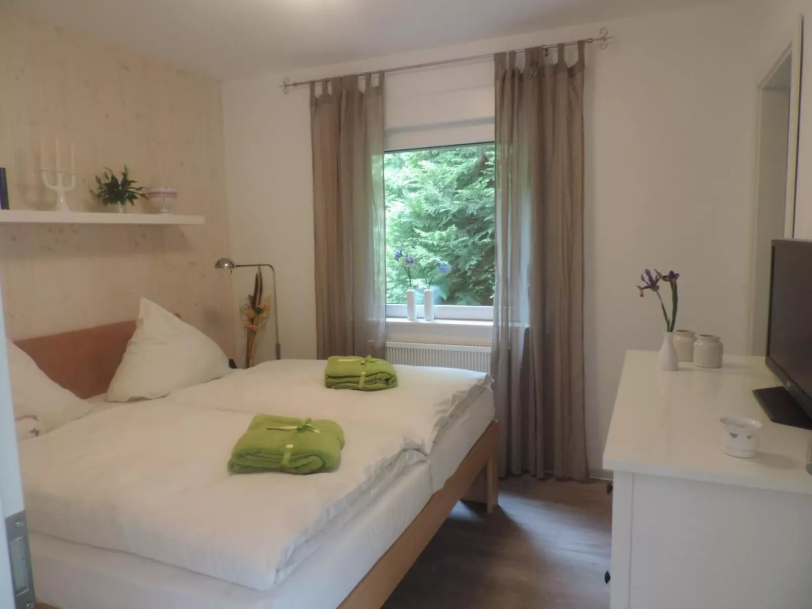 Gartenblick in Vöhl-Basdorf-Binnen