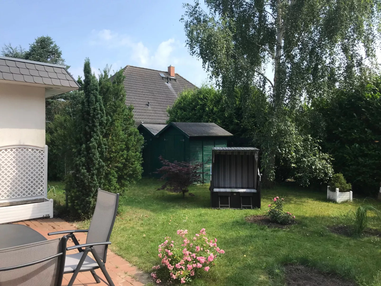 Geräumige Ferienwohnung mit eigener Terrasse-Binnen